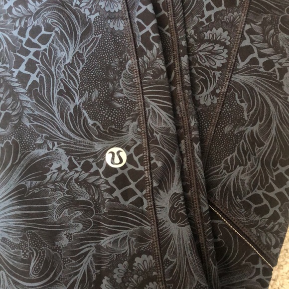 Navy Lululemon Leggings (Size 4) - Picture 3 of 7
